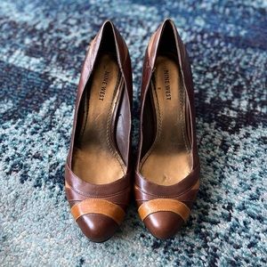 Nine West low heel 7M brown cognac leather
